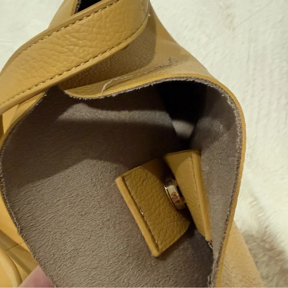 Anthropologie The Joss Elegant Tan Leather Bucket Tote Bag w/ Mini Pouch - Picture 7 of 11